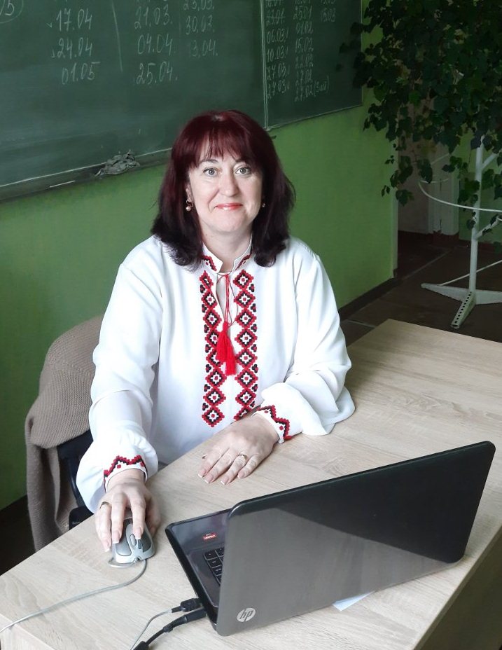 Платова Анастасія Веніаминівна - викладач української мови та літератури